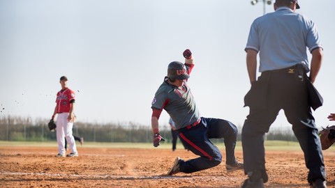 המשחקים -   - softball 2סופטבול